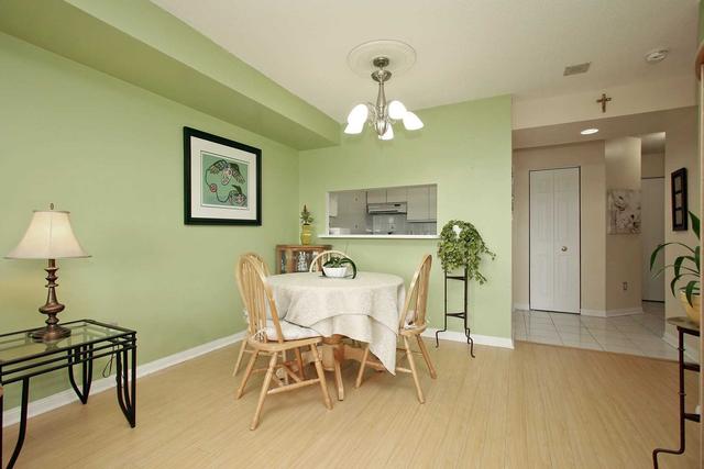 1007 - 1 Hickory Tree Rd, Condo with 1 bedrooms, 1 bathrooms and 1 parking in Toronto ON | Image 3