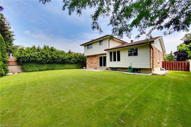 277 Twin Lakes Drive, House detached with 4 bedrooms, 1 bathrooms and 4 parking in Sarnia ON | Image 43