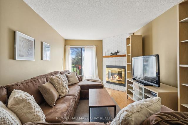 262 Hickling Tr, House detached with 4 bedrooms, 3 bathrooms and 4 parking in Barrie ON | Image 3