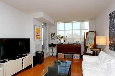 311 - 438 Richmond St W, Condo with 1 bedrooms, 1 bathrooms and 1 parking in Toronto ON | Image 2