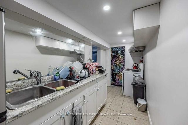 2453 St Clair Ave W, House detached with 5 bedrooms, 5 bathrooms and 6 parking in Toronto ON | Image 22