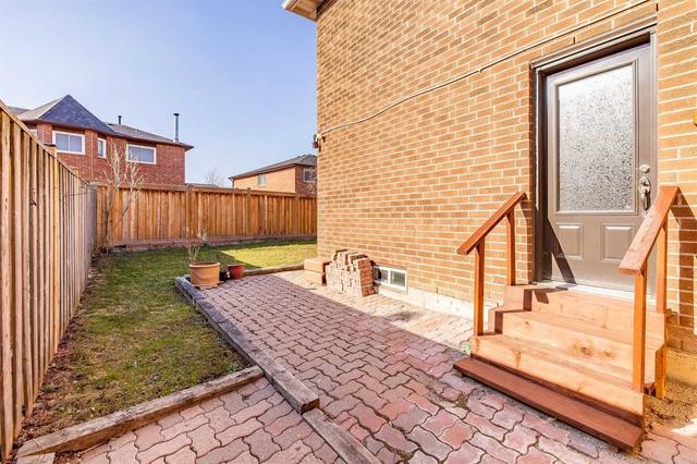 4 Lakecrest Tr, House detached with 4 bedrooms, 2 bathrooms and 6 parking in Brampton ON | Image 31