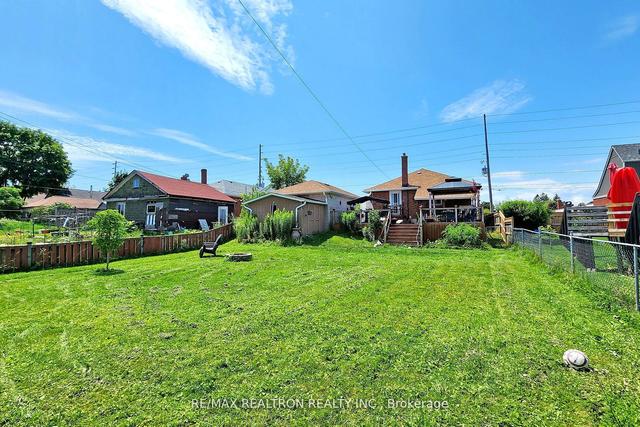 819 Ritson Rd S, House detached with 3 bedrooms, 2 bathrooms and 5 parking in Oshawa ON | Image 21