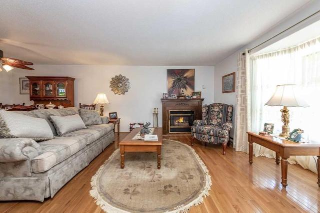49 Linden Lane, House detached with 2 bedrooms, 2 bathrooms and 2 parking in Innisfil ON | Image 4