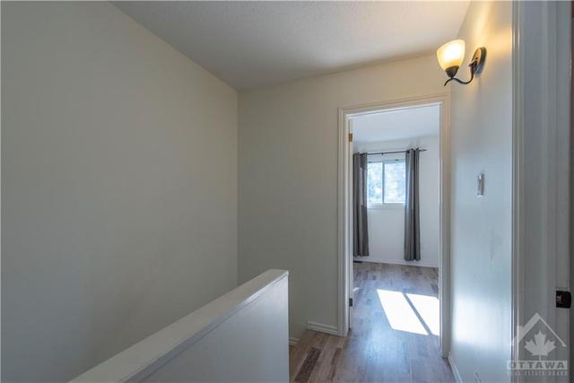 258 Teal Crescent, Townhouse with 3 bedrooms, 3 bathrooms and 1 parking in Ottawa ON | Image 14