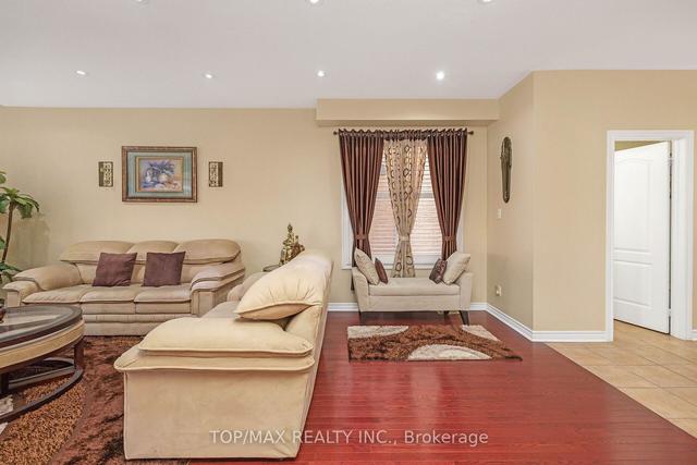22 Chalkfarm Cres, House detached with 4 bedrooms, 3 bathrooms and 6 parking in Brampton ON | Image 40