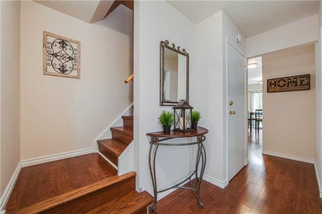 66 Comrie Terr, House detached with 3 bedrooms, 3 bathrooms and 2 parking in Toronto ON | Image 2