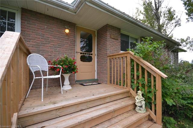 3552 Perth Road, House detached with 2 bedrooms, 1 bathrooms and 11 parking in South Frontenac ON | Image 17