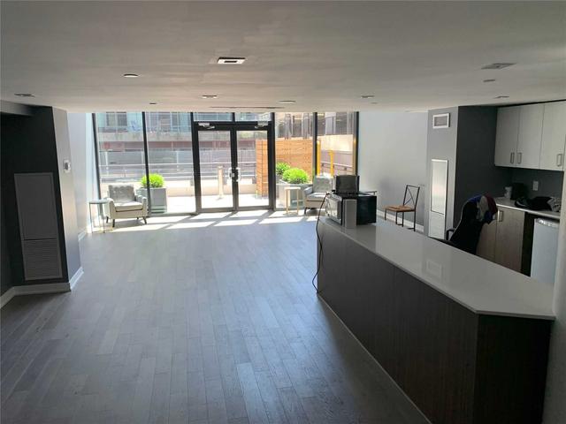 404 - 17 Dundonald St, Condo with 1 bedrooms, 1 bathrooms and 0 parking in Toronto ON | Image 8