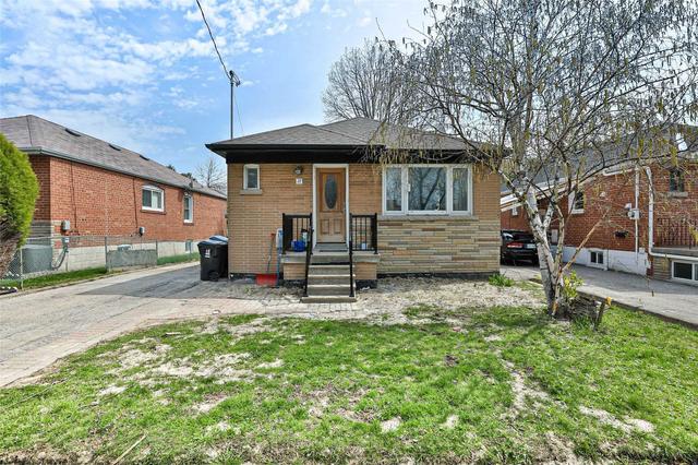 31 Flintridge Rd, House detached with 3 bedrooms, 2 bathrooms and 3 parking in Toronto ON | Image 1