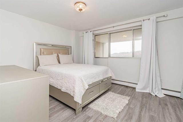 630 - 350 Quigley Rd, Condo with 3 bedrooms, 1 bathrooms and 1 parking in Hamilton ON | Image 3