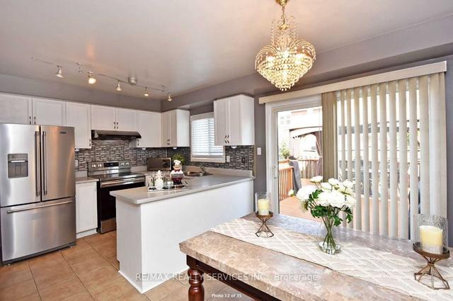 98 Lent Cres E, House attached with 3 bedrooms, 4 bathrooms and 4 parking in Brampton ON | Image 16