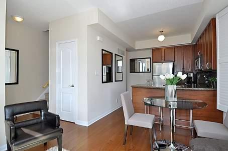 th 18 - 70 Carr St, Townhouse with 2 bedrooms, 2 bathrooms and 1 parking in Toronto ON | Image 4