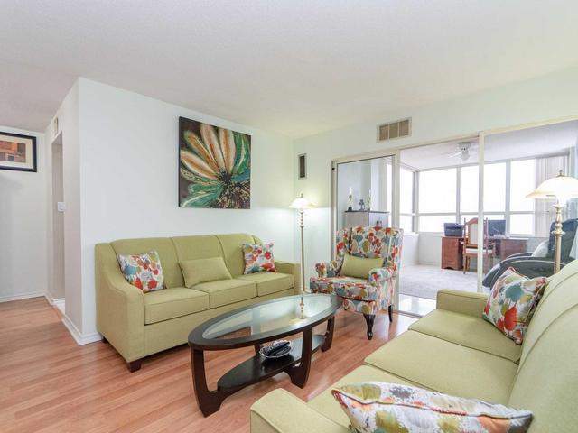806 - 10 Malta Ave, Condo with 2 bedrooms, 2 bathrooms and 1 parking in Brampton ON | Image 4