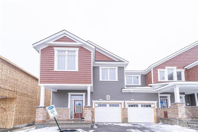 543 Rye Grass Way, Townhouse with 3 bedrooms, 3 bathrooms and 2 parking in Ottawa ON | Image 1