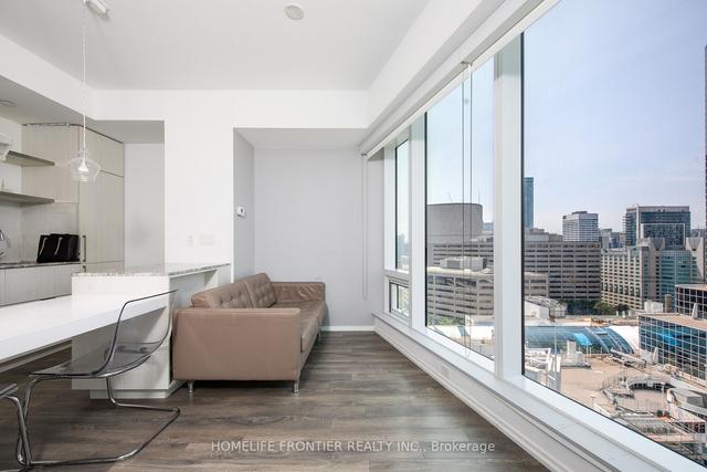 1513 - 197 Yonge St, Condo with 0 bedrooms, 1 bathrooms and 0 parking in Toronto ON | Image 5