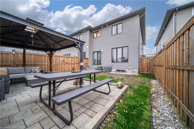 1415 Monarch Drive, House semidetached with 3 bedrooms, 3 bathrooms and 4 parking in Kingston ON | Image 29