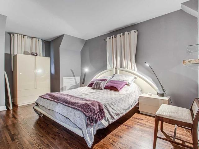 39 Lynnhaven Rd, House detached with 3 bedrooms, 2 bathrooms and 6 parking in Toronto ON | Image 11