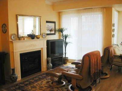 lph 3 - 60 Old Mill Rd, Condo with 2 bedrooms, 3 bathrooms and 2 parking in Oakville ON | Image 6
