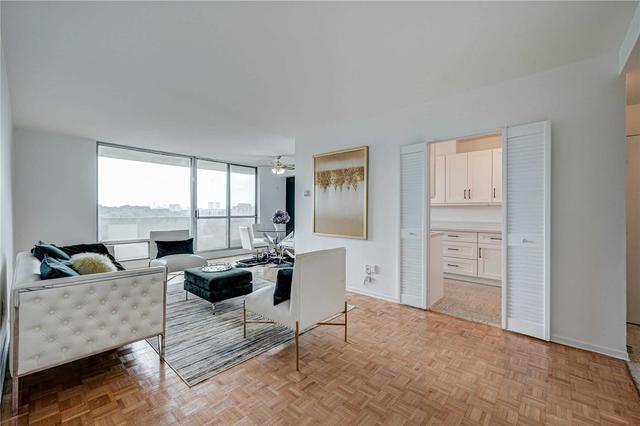 610 - 1 Massey Sq, Condo with 3 bedrooms, 2 bathrooms and 0 parking in Toronto ON | Image 3