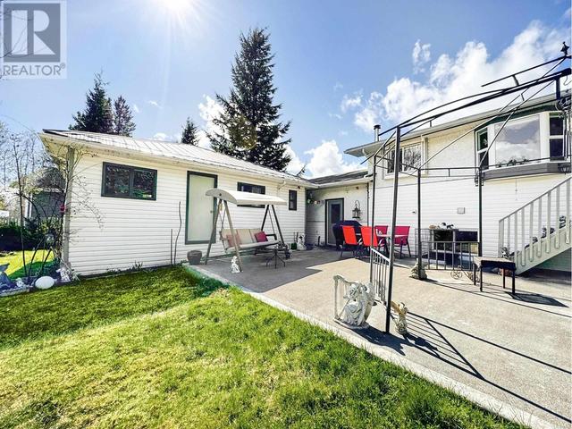 3611 Cottonwood Crescent, House detached with 4 bedrooms, 2 bathrooms and null parking in Kitimat Stikine E BC | Image 38