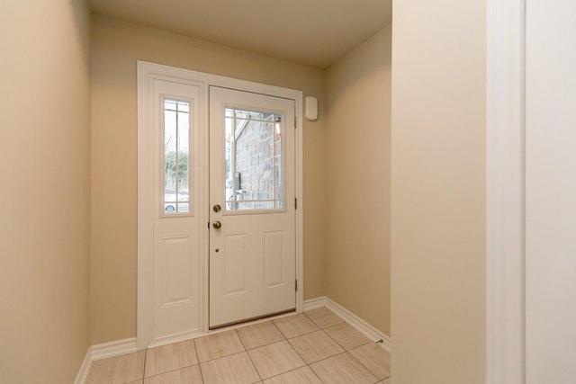 43 Milson Cres, House attached with 4 bedrooms, 4 bathrooms and 1 parking in Guelph ON | Image 2