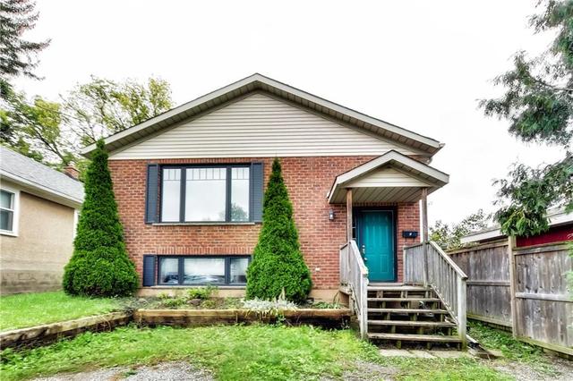 7 Woodburn Avenue, House detached with 4 bedrooms, 2 bathrooms and 2 parking in St. Catharines ON | Image 2