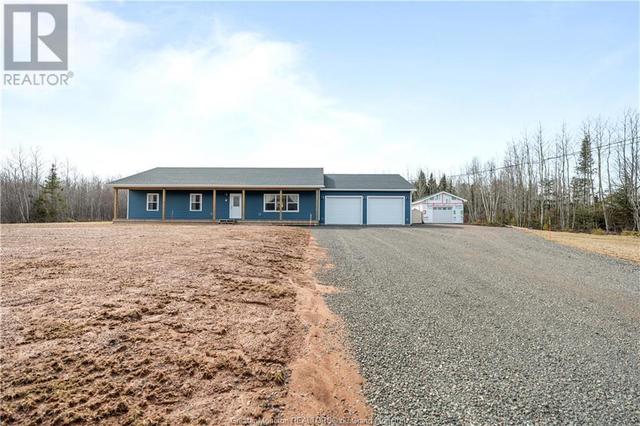 8 Carmel Crt, House detached with 4 bedrooms, 1 bathrooms and null parking in Greenwich NB | Image 2