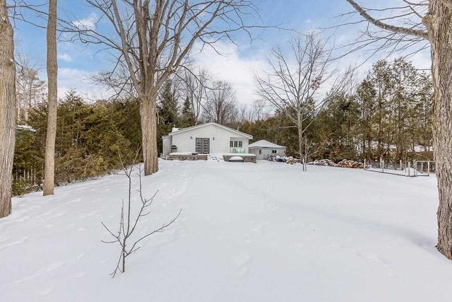 107 Kennedy Ave, House detached with 3 bedrooms, 1 bathrooms and 5 parking in Oro Medonte ON | Image 33