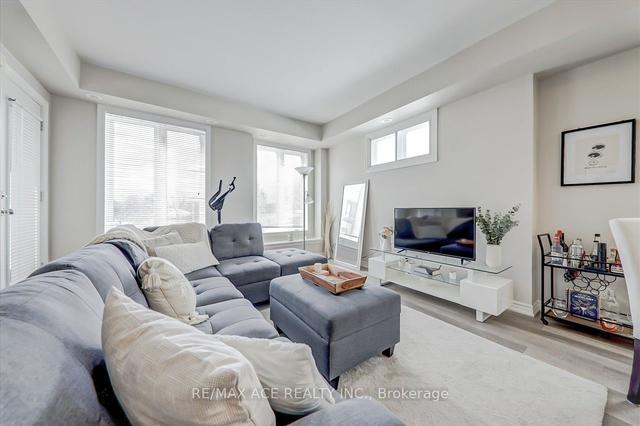 th92 - 30 Carnation Ave, Townhouse with 2 bedrooms, 3 bathrooms and 1 parking in Toronto ON | Image 27