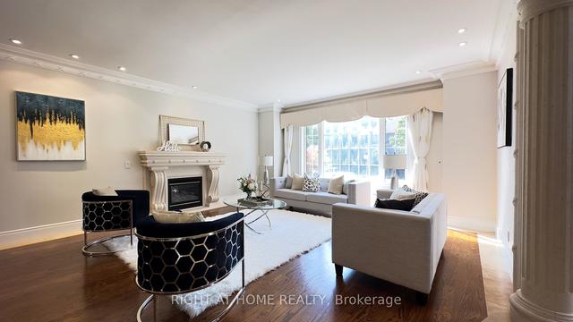 162 Elmwood Ave, House detached with 4 bedrooms, 6 bathrooms and 6 parking in Toronto ON | Image 3