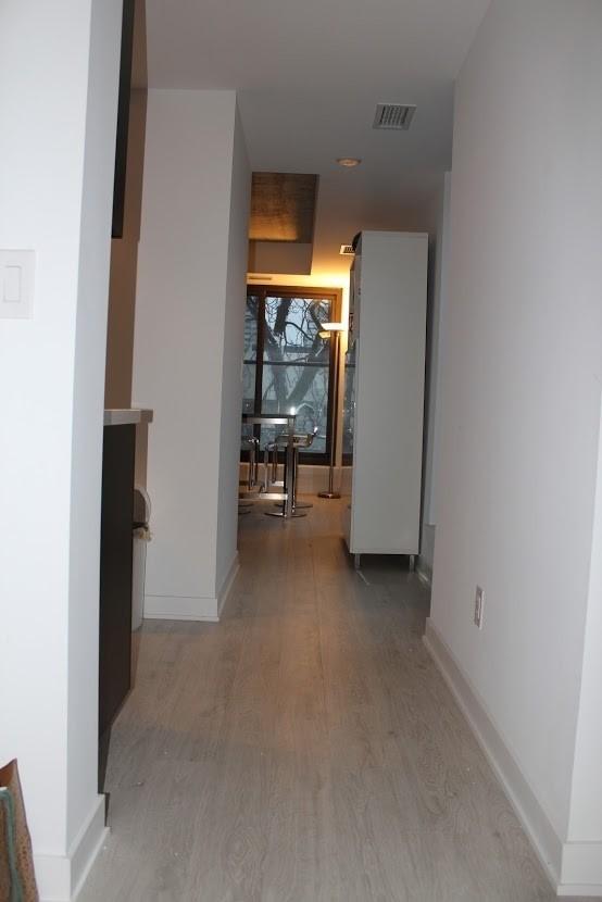 310 - 400 Wellington St W, Condo with 1 bedrooms, 2 bathrooms and 1 parking in Toronto ON | Image 2