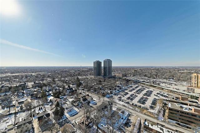 2201 - 9 George St, Condo with 2 bedrooms, 1 bathrooms and 1 parking in Brampton ON | Image 17
