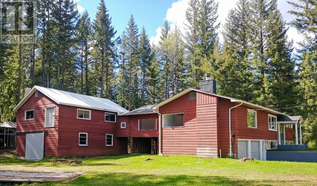 1129 Mountainview Road, House detached with 5 bedrooms, 3 bathrooms and null parking in Clearwater BC | Image 26