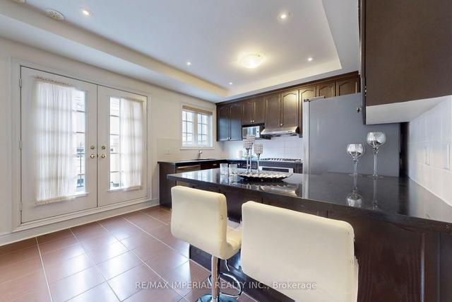 82 Upper Duke Cres, House attached with 3 bedrooms, 3 bathrooms and 3 parking in Markham ON | Image 15