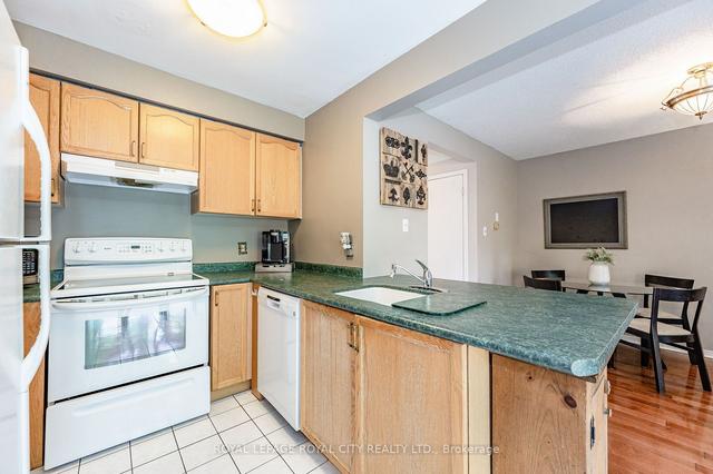 6 - 60 Ptarmigan Dr, Townhouse with 3 bedrooms, 3 bathrooms and 2 parking in Guelph ON | Image 5