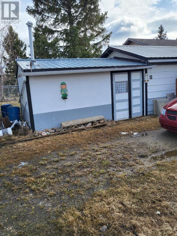 914 6th Avenue, House detached with 2 bedrooms, 1 bathrooms and 4 parking in Beaverlodge AB | Image 19