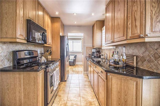 4381 Lee Dr, House detached with 3 bedrooms, 3 bathrooms and 3 parking in Mississauga ON | Image 6
