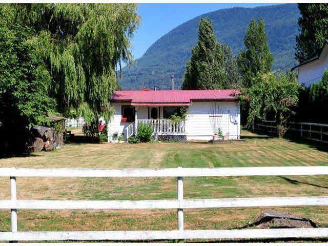3980 Boundary Road, House detached with 3 bedrooms, 1 bathrooms and null parking in Chilliwack BC | Image 1