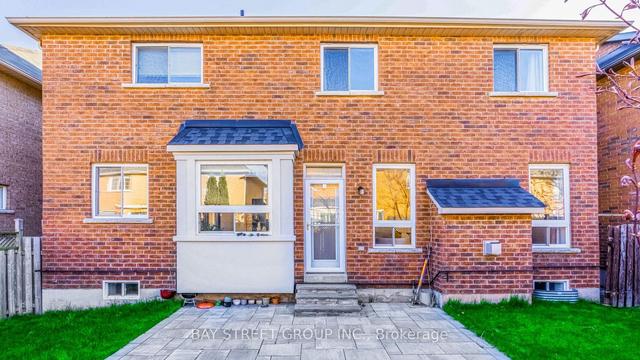 2292 Blue Oak Circ, House detached with 4 bedrooms, 5 bathrooms and 4 parking in Oakville ON | Image 32