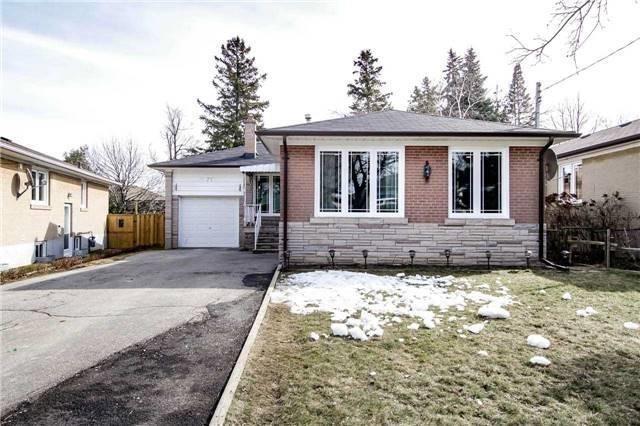 71 Pandora Circ, House detached with 3 bedrooms, 2 bathrooms and 3 parking in Toronto ON | Image 1