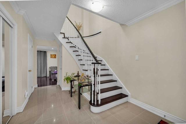 55 Meadowlark Dr N, House detached with 3 bedrooms, 4 bathrooms and 4 parking in Brampton ON | Image 7