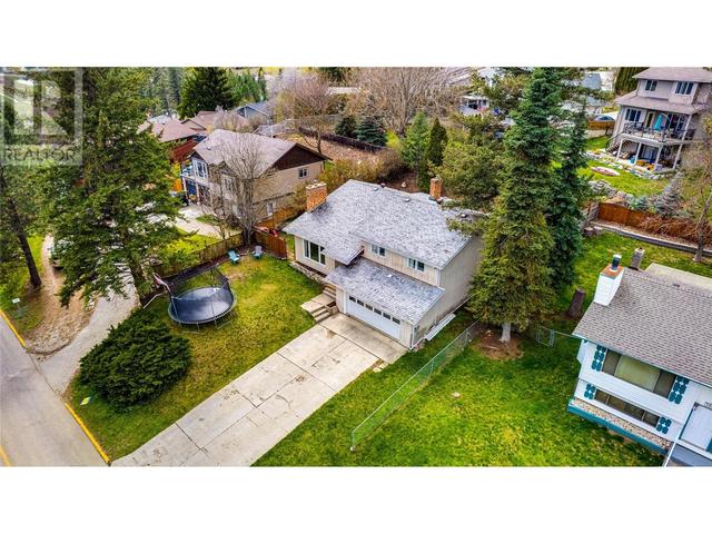 1824 Saddleview Avenue, House detached with 5 bedrooms, 1 bathrooms and 2 parking in Lumby BC | Image 3