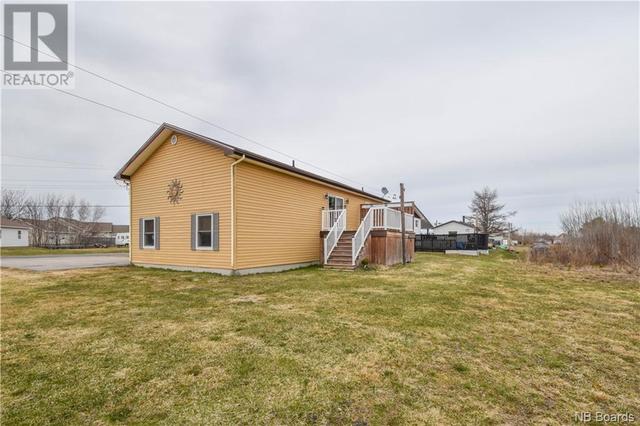 544 Suzanne Street, House detached with 3 bedrooms, 2 bathrooms and null parking in Tracadie NB | Image 5