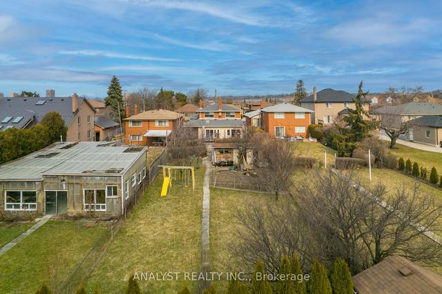 191 Rustic Rd, House detached with 4 bedrooms, 3 bathrooms and 4 parking in Toronto ON | Image 26