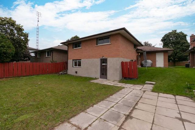 344 Inverness Dr, House detached with 3 bedrooms, 2 bathrooms and 5 parking in Oshawa ON | Image 14