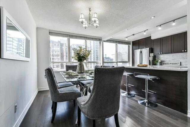 1714 - 633 Bay St, Condo with 2 bedrooms, 2 bathrooms and 1 parking in Toronto ON | Image 5