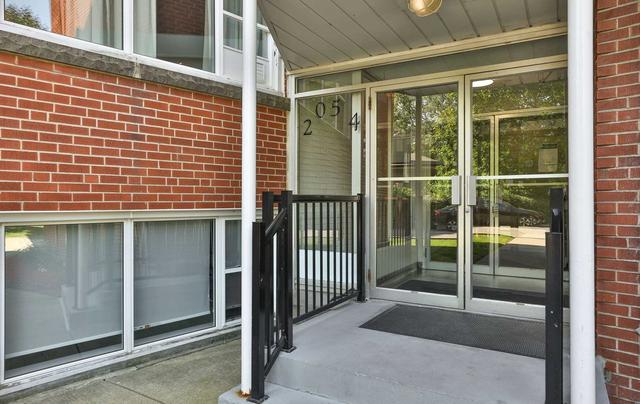 104 - 2054 Courtland Dr, Condo with 2 bedrooms, 1 bathrooms and 1 parking in Burlington ON | Image 34