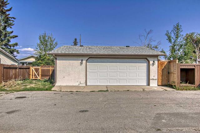 411 68 Street Ne, House detached with 3 bedrooms, 1 bathrooms and 3 parking in Calgary AB | Image 41