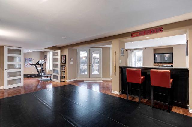 2086 Helmsley Ave, House detached with 4 bedrooms, 4 bathrooms and 5 parking in Oakville ON | Image 24